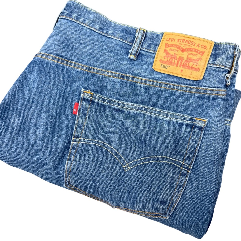 Levi's 550 Relaxed Fit Men 48x30 Blue Denim Tapered Leg Jeans 01550-4891